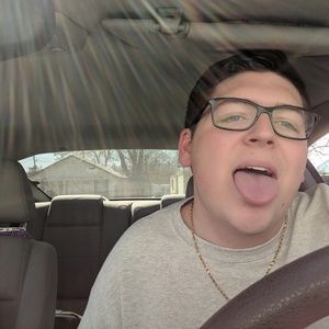 Meet your Posher, Mitchell